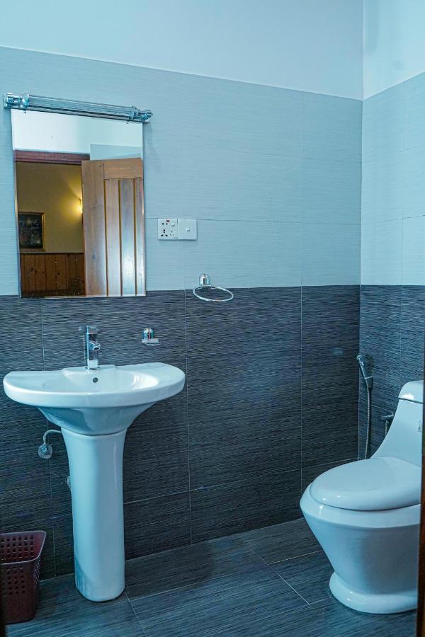 Hotel Blue Moon Residency Nuwara Eliya Exterior foto